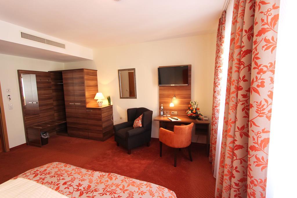 Altdeutsche Weinstube Hotel Ruedesheim am Rhein Ngoại thất bức ảnh