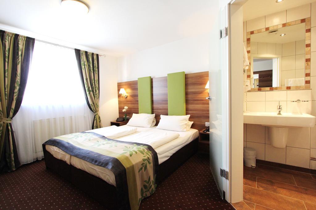 Altdeutsche Weinstube Hotel Ruedesheim am Rhein Ngoại thất bức ảnh